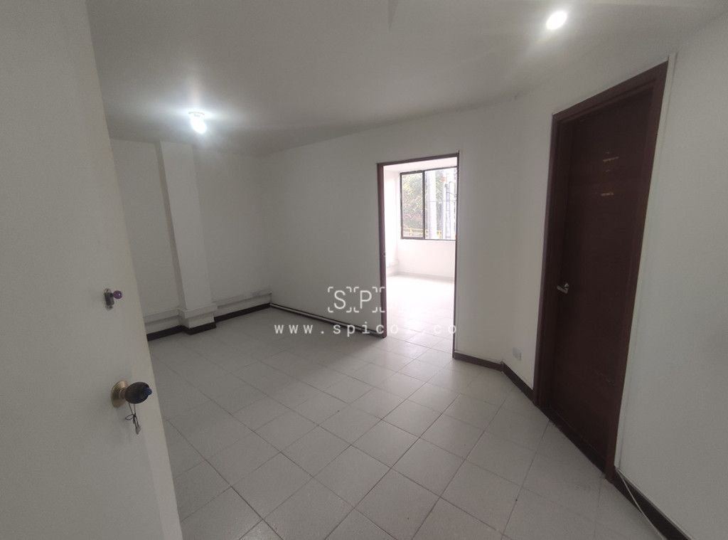 Oficina en arriendo Antioquia Medellín Los Conquistadores 38 m2 Habitaciones 0 Baños 1 Garajes 0 Precio $5000000