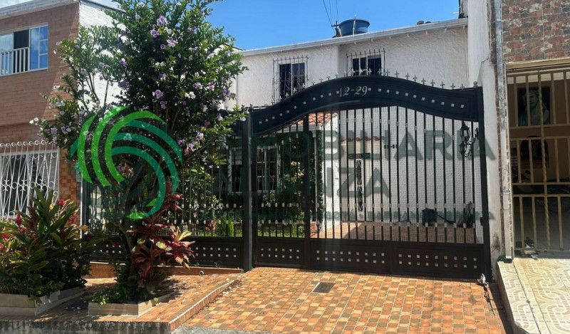Casa en venta Santander Bucaramanga Cadiles 160 m2 Habitaciones 4 Baños 3 Garajes 1 Precio $500000000