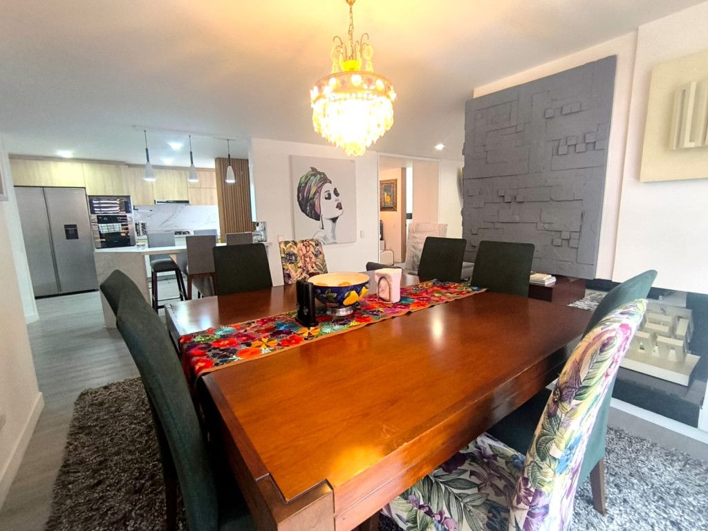 Apartamento en venta Cundinamarca Bogotá Santa Barbara Central 143 m2 Habitaciones 3 Baños 3 Garajes 2 Precio $1200000000
