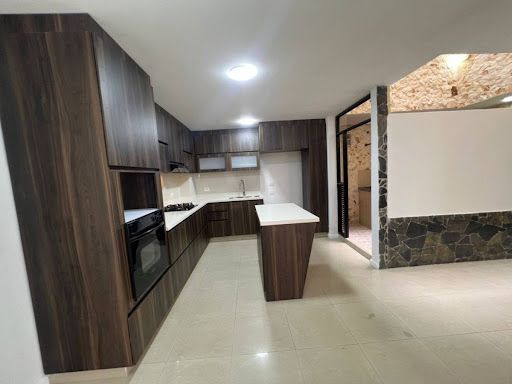 Casa en arriendo Antioquia Sabaneta San Joaquín 300 m2 Habitaciones 4 Baños 5 Garajes 1 Precio $7500000