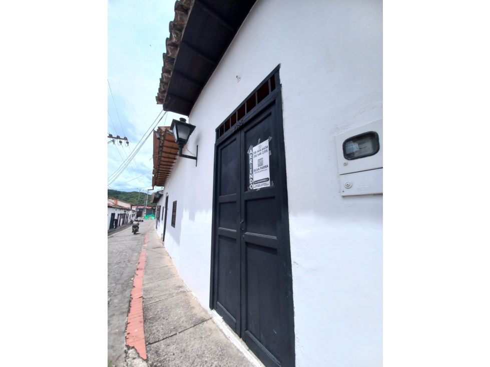 Local en arriendo Santander Girón Centro 15 m2 Habitaciones 0 Baños 1 Garajes 0 Precio $900000
