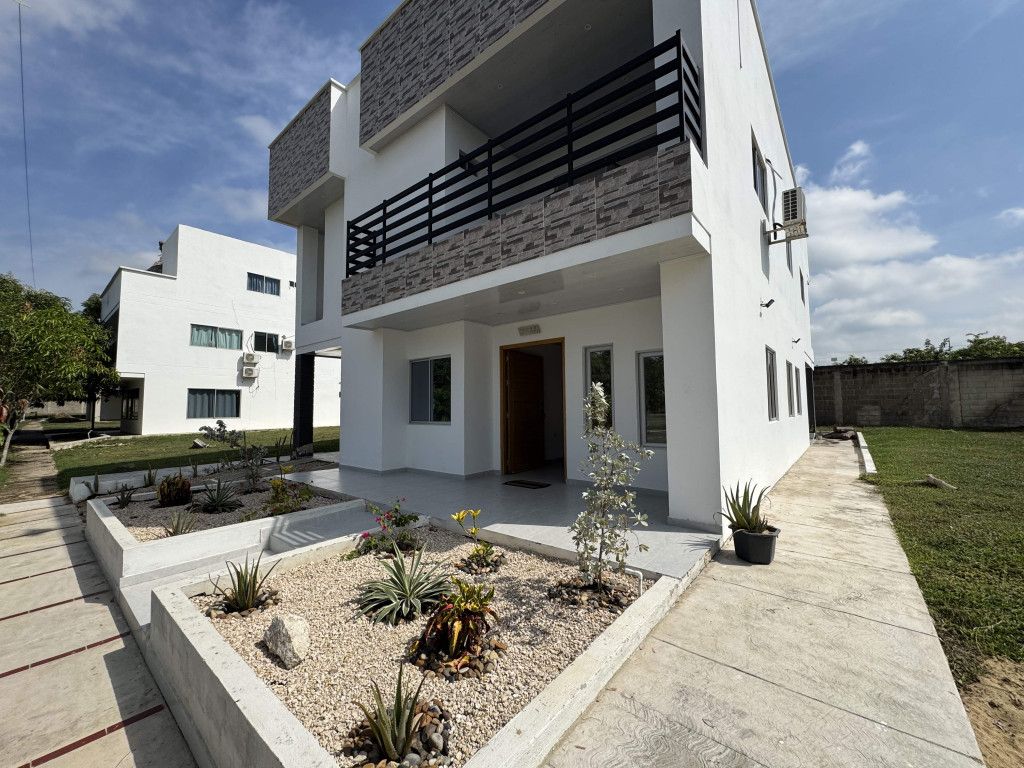 Casa en arriendo Atlántico Baranoa Centro 239 m2 Habitaciones 5 Baños 5 Garajes 1 Precio $6250000