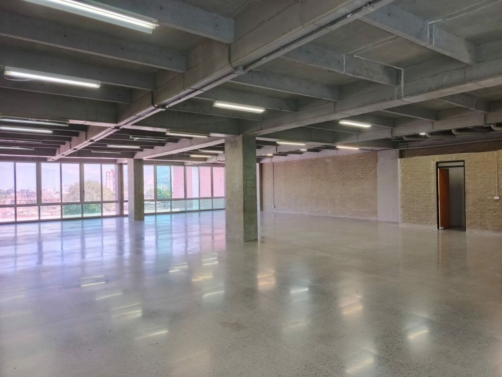 Oficina en arriendo Antioquia Medellín El Castillo 350 m2 Habitaciones 0 Baños 4 Garajes 4 Precio $21194200