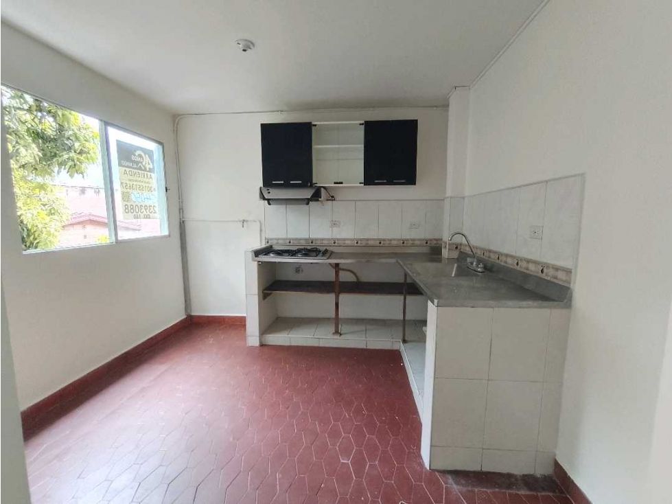 Apartamento en arriendo Antioquia Medellín Los Cerros - El Vergel 80 m2 Habitaciones 3 Baños 2 Garajes 0 Precio $1600000