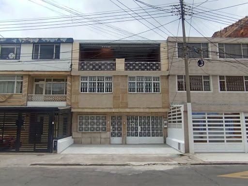 Casa en venta Cundinamarca Bogotá Santander Sur 171 m2 Habitaciones 6 Baños 4 Garajes 1 Precio $800000000