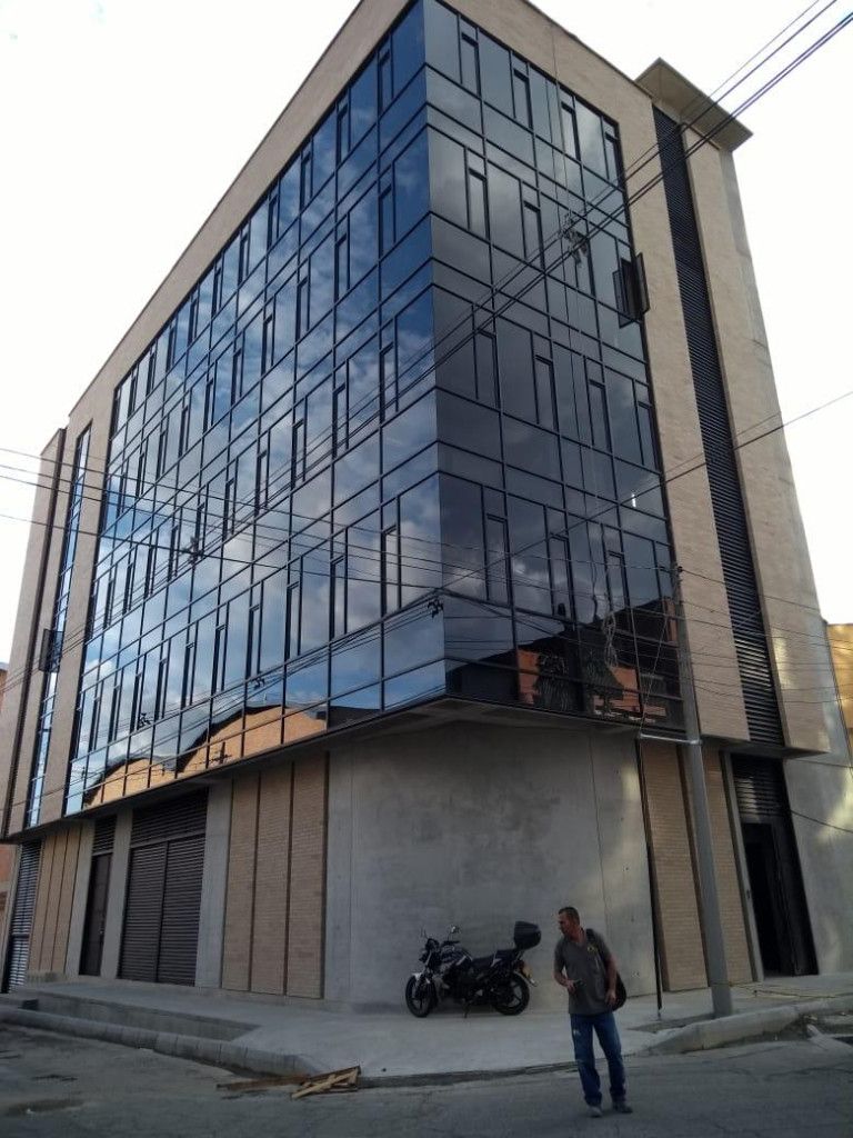 Oficina en arriendo Antioquia Itagüí Santa Maria Et Ii 2303 m2 Habitaciones 0 Baños 10 Garajes 8 Precio $60000000