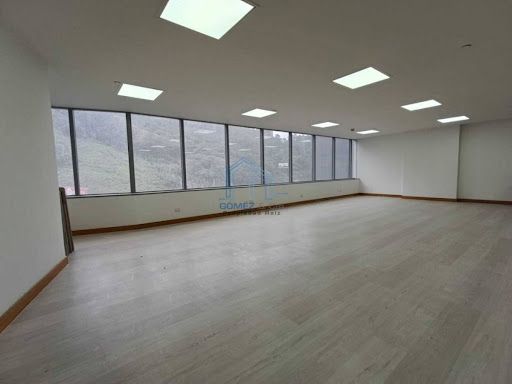 Oficina en arriendo Antioquia Medellín Colombia 133 m2 Habitaciones 0 Baños 0 Garajes 4 Precio $9500000