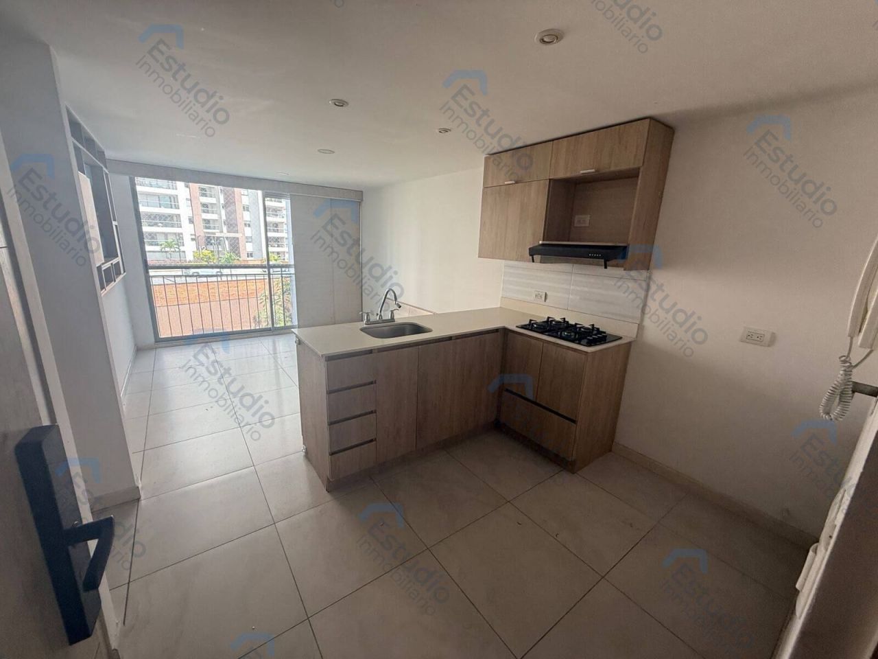Apartaestudio en arriendo Antioquia Medellín Loma De Los Bernal 39 m2 Habitaciones 1 Baños 1 Garajes 1 Precio $2200000