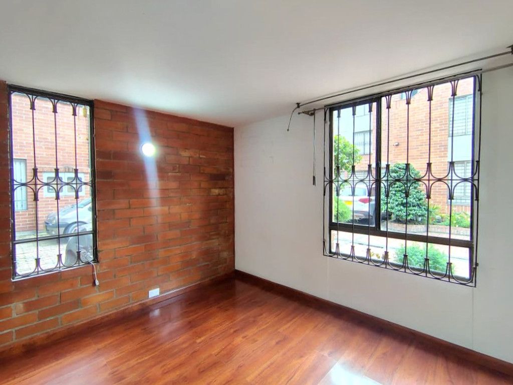 Casa en arriendo Cundinamarca Bogotá Cr Quintas De Santa Barbara Et I 74 m2 Habitaciones 2 Baños 2 Garajes 1 Precio $2559800