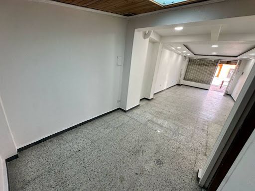 Local en arriendo Cundinamarca Chía Santa Lucía 44 m2 Habitaciones 0 Baños 1 Garajes 1 Precio $1600000