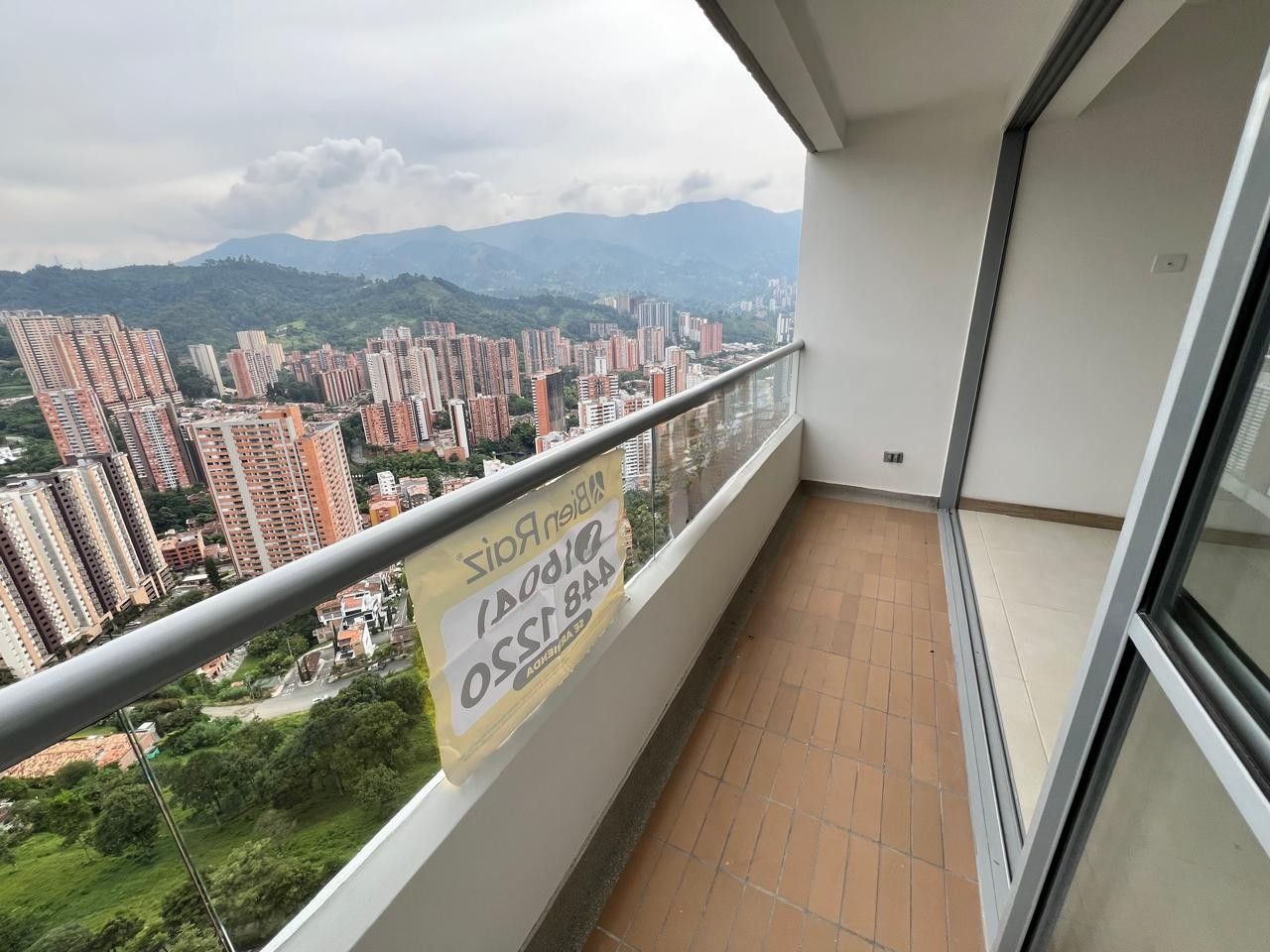 Apartamento en arriendo Antioquia Sabaneta Betania 65 m2 Habitaciones 3 Baños 2 Garajes 1 Precio $2500000