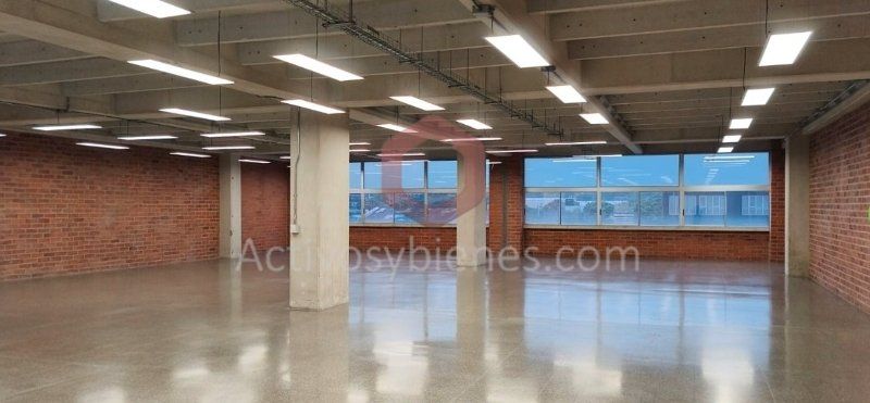 Oficina en arriendo Antioquia Medellín La Mota 462 m2 Habitaciones 0 Baños 3 Garajes 2 Precio $37700000