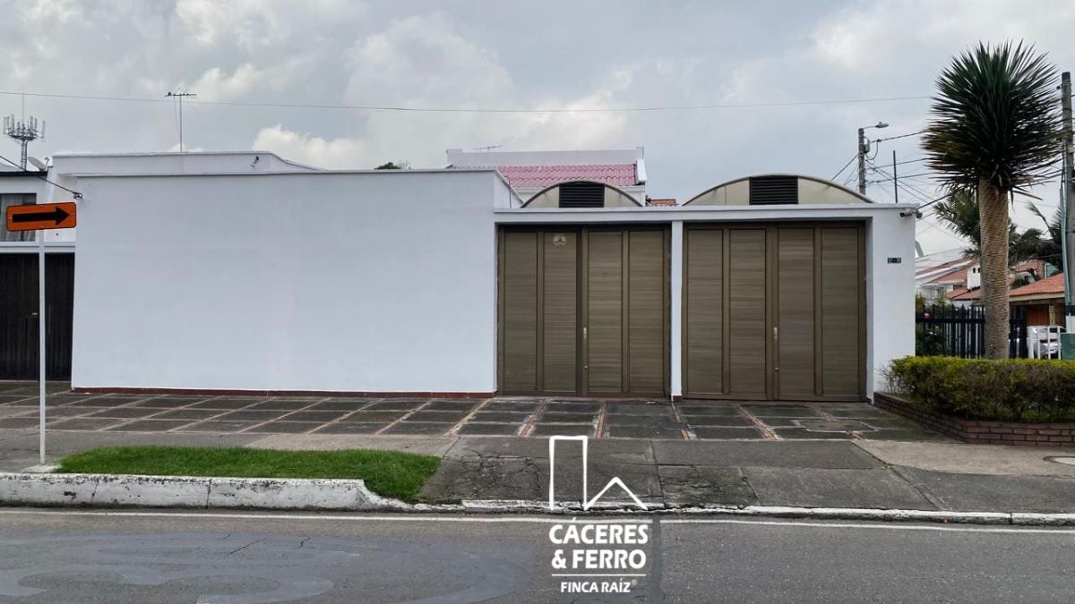 Casa en arriendo Cundinamarca Bogotá Pasadena 377 m2 Habitaciones 4 Baños 3 Garajes 6 Precio $11500000