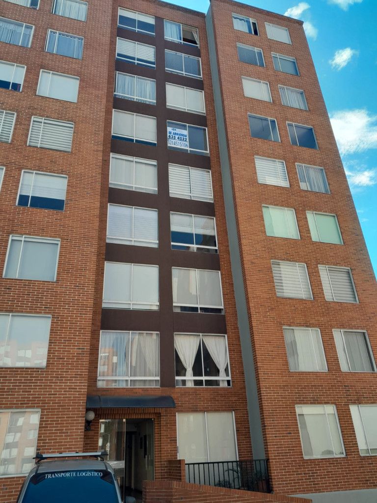 Apartamento en arriendo Cundinamarca Bogotá Cr Redil De Castilla Et Iii 62 m2 Habitaciones 3 Baños 2 Garajes 1 Precio $2000000