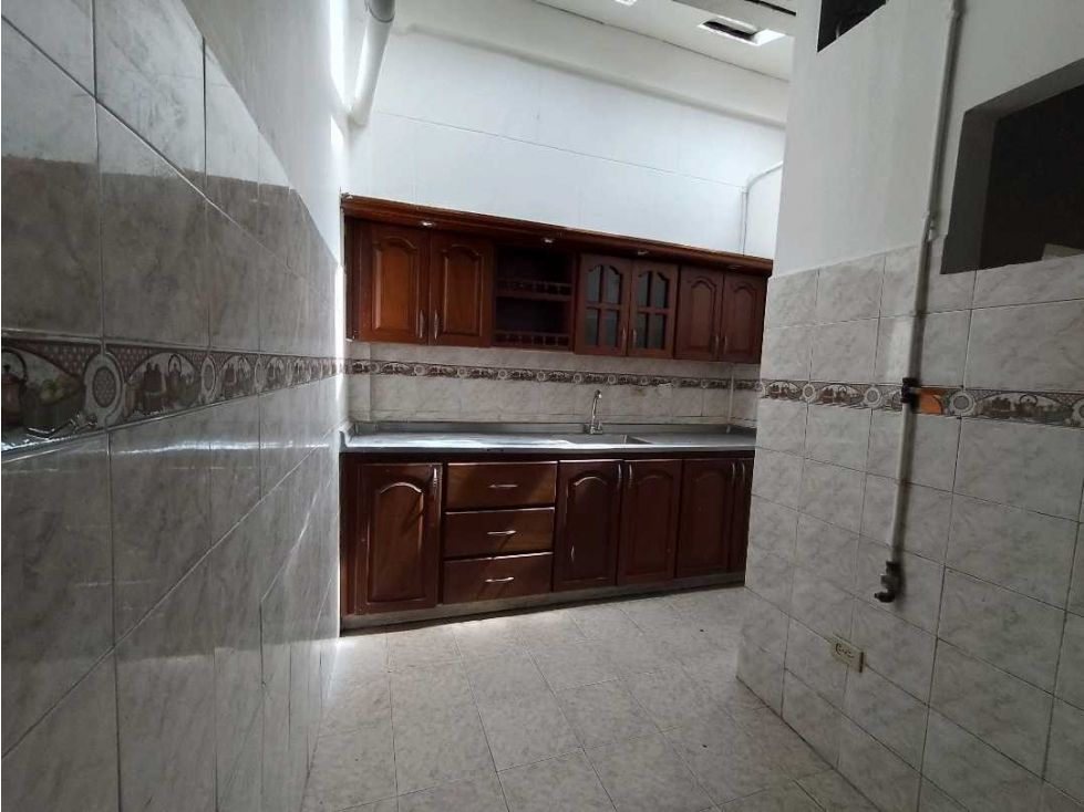 Casa en arriendo Antioquia Medellín Prado 130 m2 Habitaciones 3 Baños 2 Garajes 0 Precio $2300000