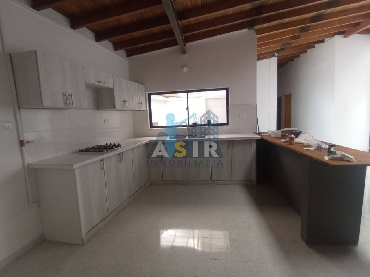 Casa en arriendo Antioquia Medellín Laureles 315 m2 Habitaciones 5 Baños 3 Garajes 1 Precio $12000000