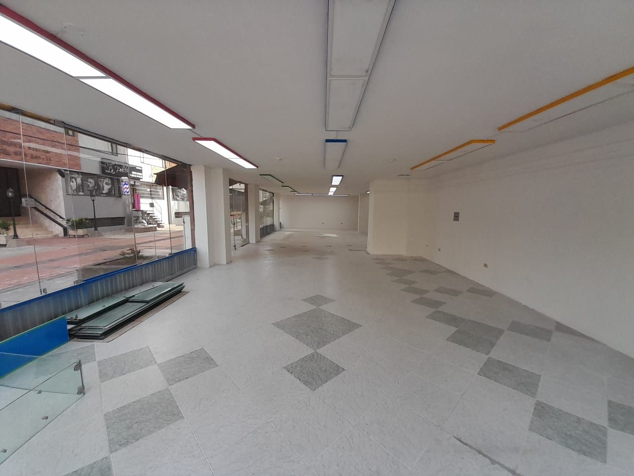 Local en arriendo Cundinamarca Bogotá San Patricio 140 m2 Habitaciones 0 Baños 1 Garajes 0 Precio $10148000