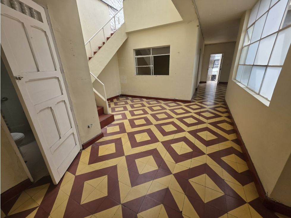 Bodega en arriendo Antioquia Medellín La Floresta 540 m2 Habitaciones 0 Baños 2 Garajes 0 Precio $11500000