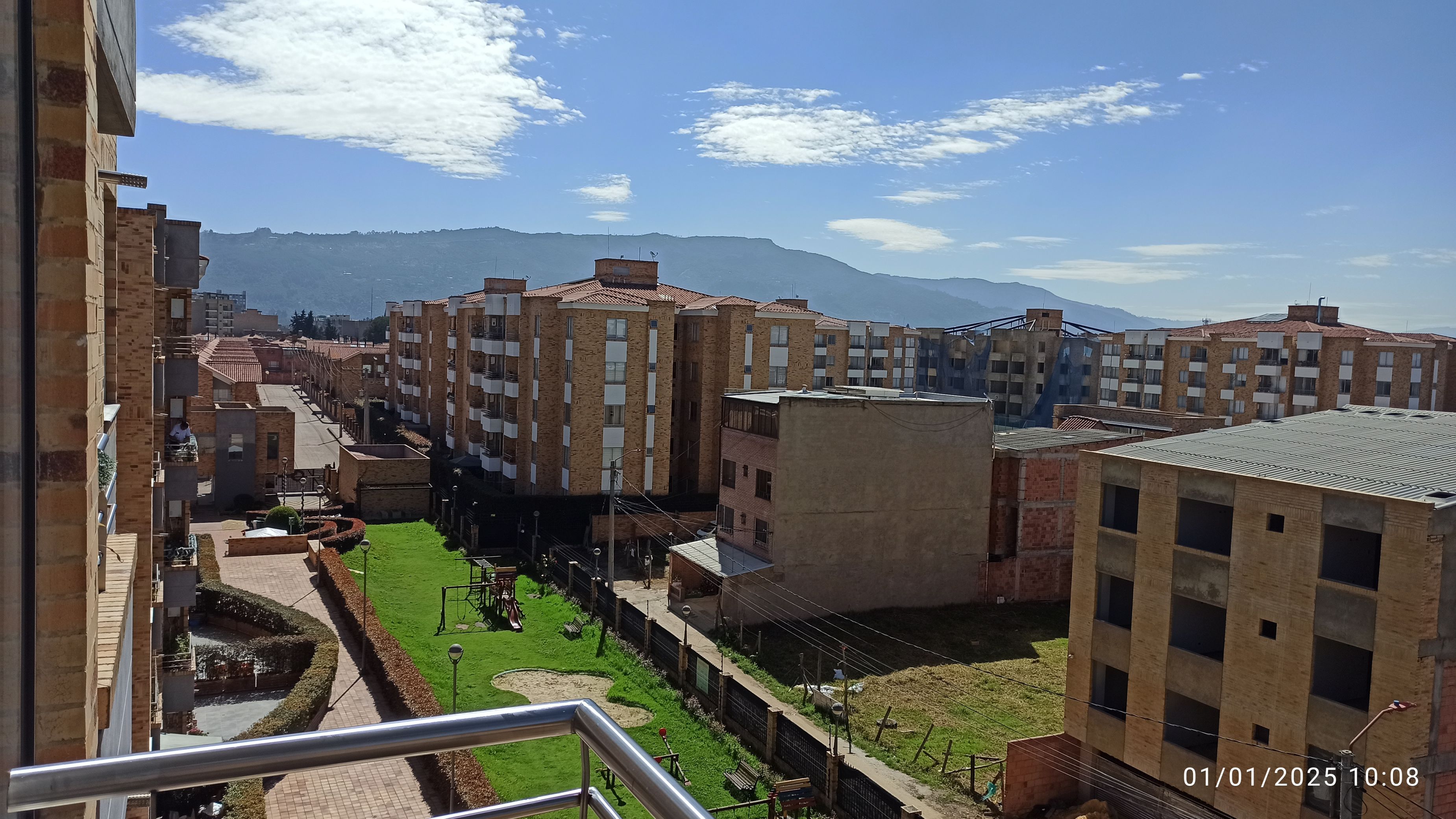 Apartamento en arriendo Cundinamarca Chía Atardeceres Pinares De Chia 94 m2 Habitaciones 3 Baños 2 Garajes 2 Precio $2400000