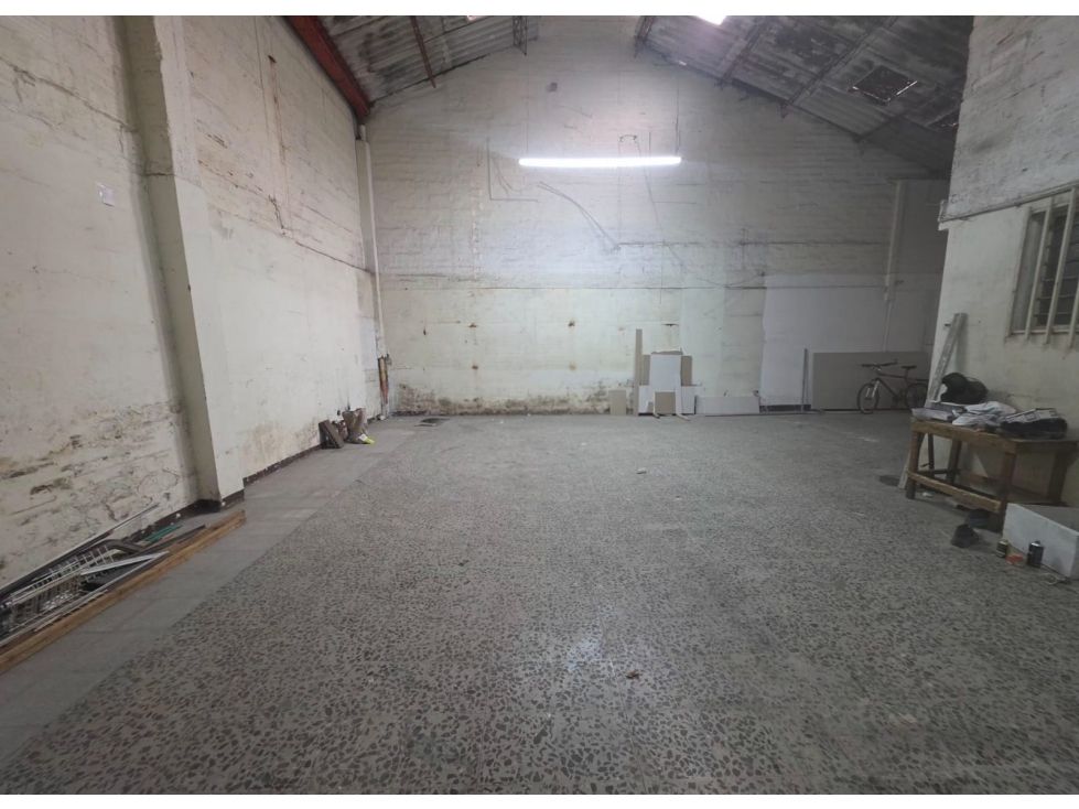 Bodega en arriendo Antioquia Medellín Medellín 180 m2 Habitaciones 0 Baños 2 Garajes 0 Precio $7000000