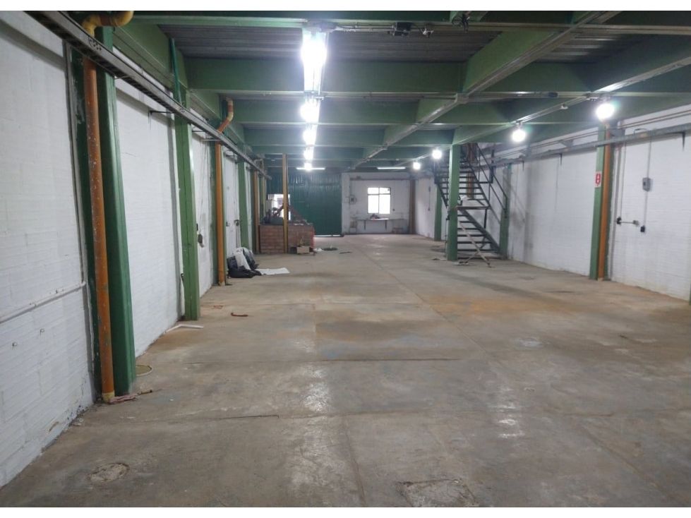 Bodega en arriendo Antioquia Medellín Trinidad 420 m2 Habitaciones 0 Baños 2 Garajes 0 Precio $12000000