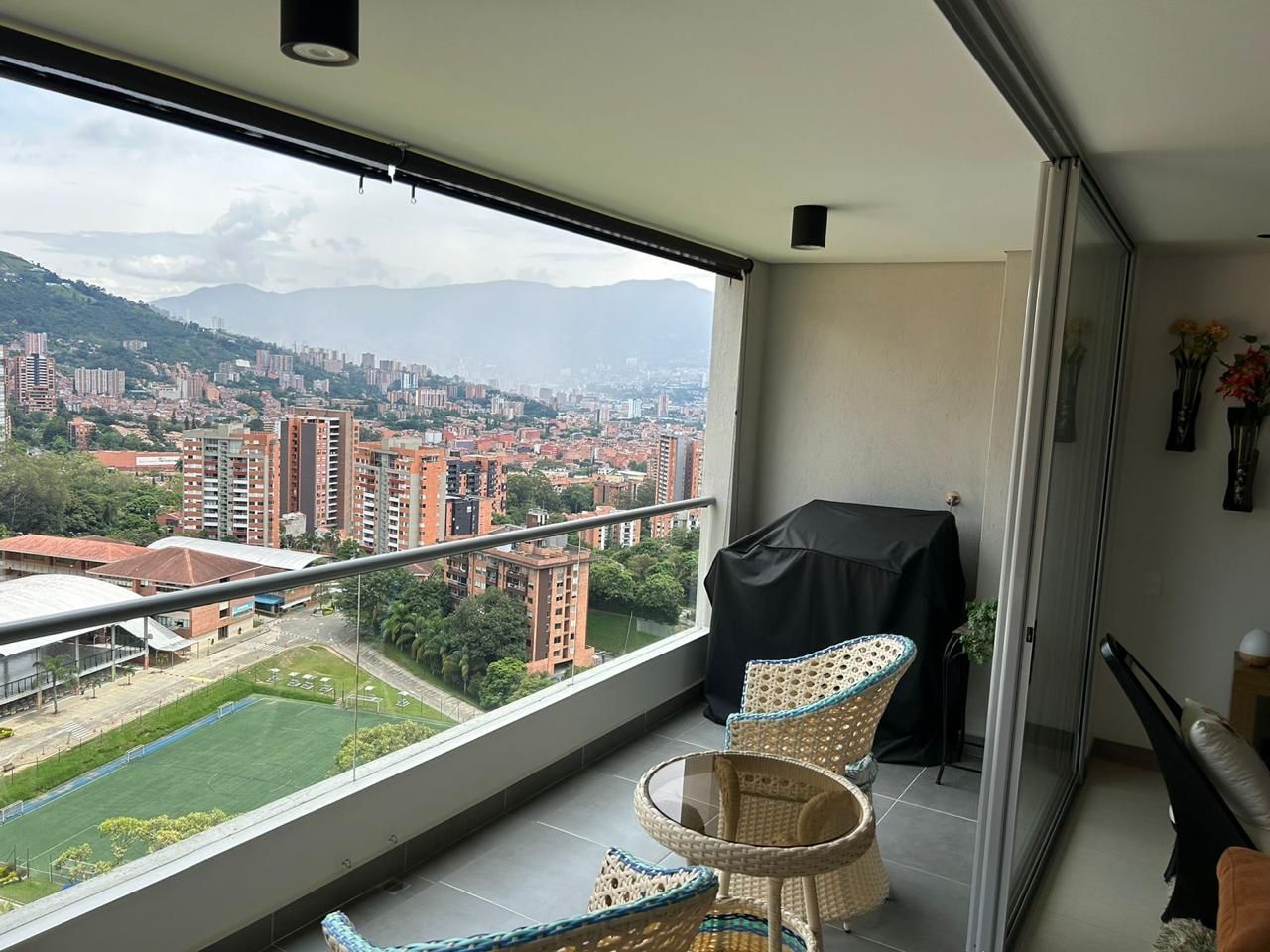 Apartamento en arriendo Antioquia Envigado Villa Grande 100 m2 Habitaciones 2 Baños 2 Garajes 2 Precio $4900000