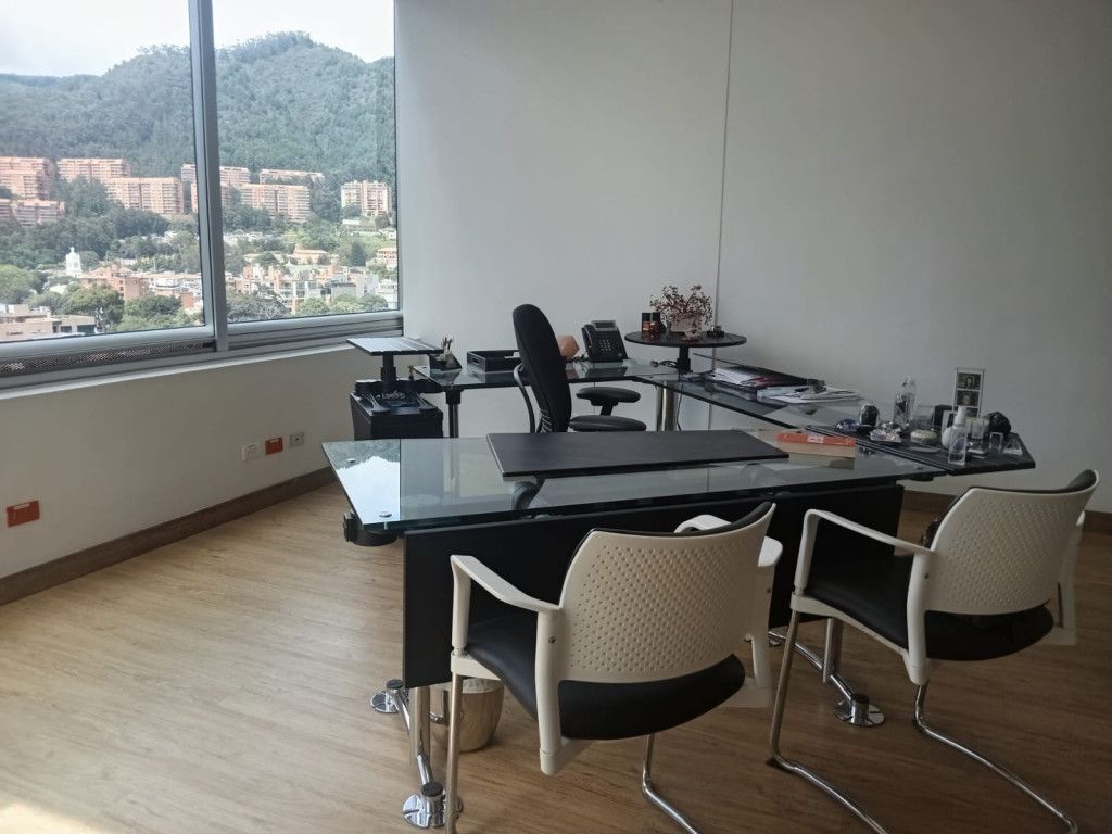 Oficina en arriendo Cundinamarca Bogotá Santa Ana Occidental 203 m2 Habitaciones 0 Baños 0 Garajes 4 Precio $30676502