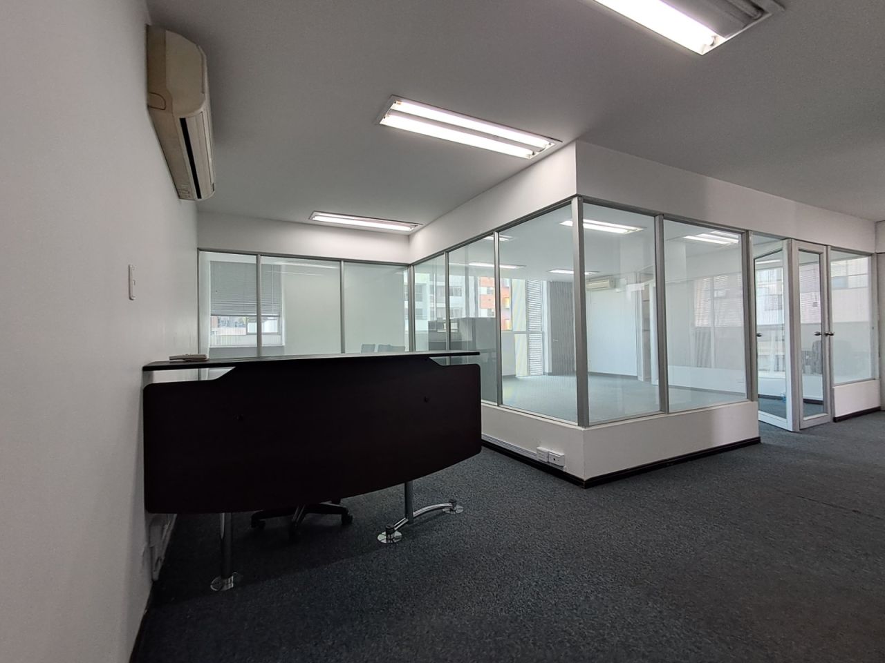 Oficina en arriendo Antioquia Medellín Los Balsos No2 110 m2 Habitaciones 0 Baños 2 Garajes 0 Precio $8500000