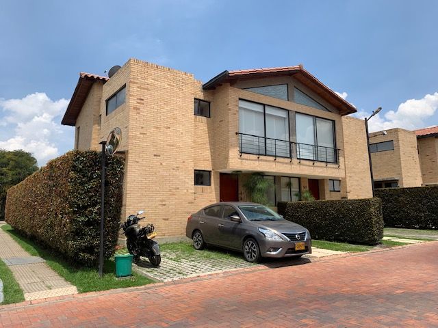 Casa en arriendo Cundinamarca Cajicá Cn Bambu 122 m2 Habitaciones 2 Baños 3 Garajes 2 Precio $6256000