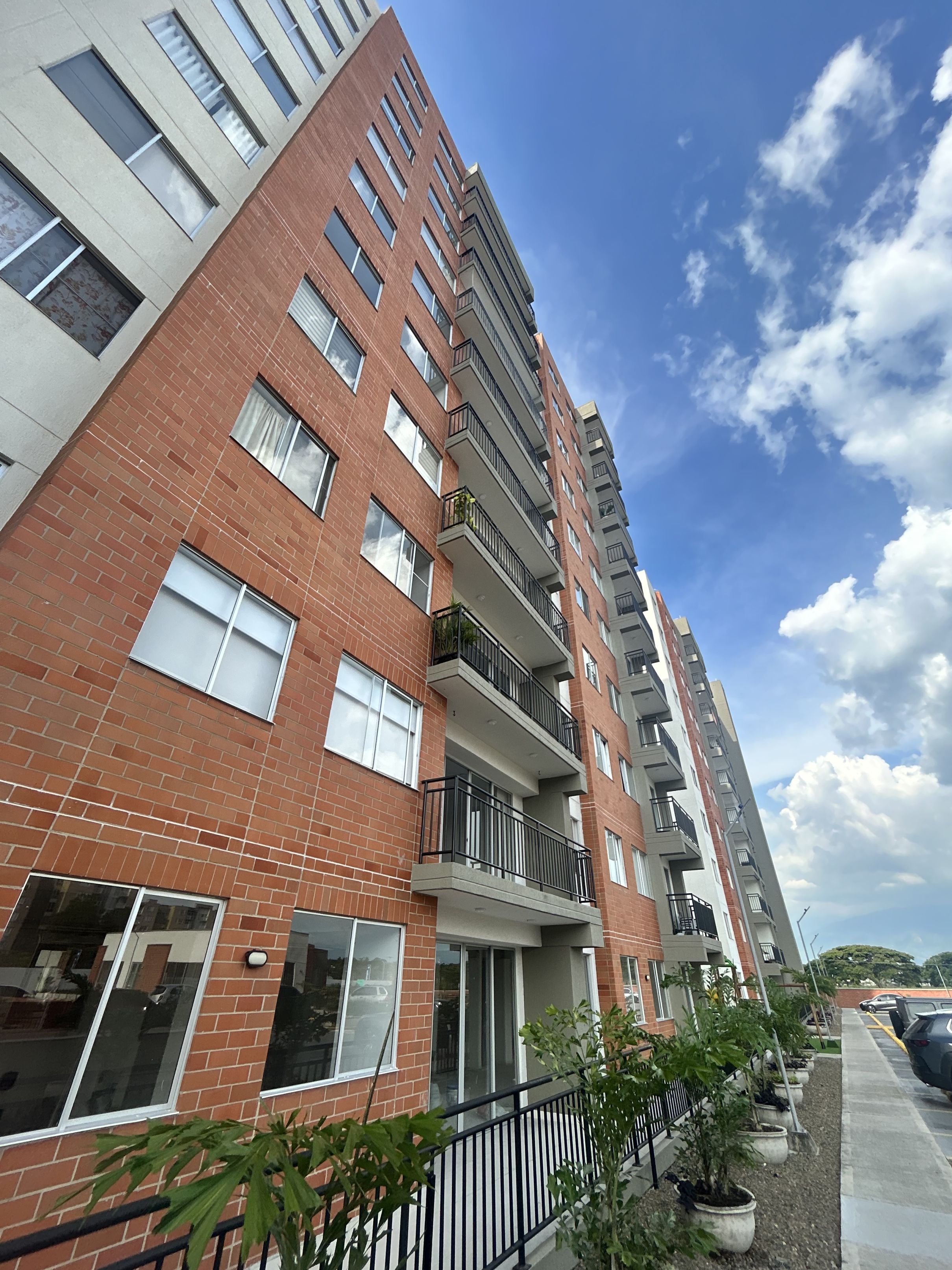Apartamento en venta Valle Del Cauca Palmira Cr Laurel 84 m2 Habitaciones 2 Baños 2 Garajes 1 Precio $550000000