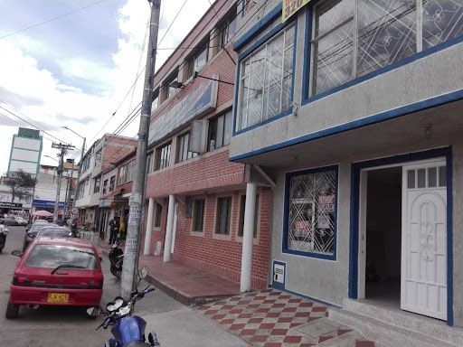 Casa en venta Cundinamarca Bogotá Super Manzana 6 300 m2 Habitaciones 6 Baños 2 Garajes 1 Precio $670000000