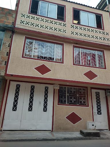 Casa en venta Cundinamarca Bogotá Gran Britalia 216 m2 Habitaciones 5 Baños 3 Garajes 1 Precio $365000000