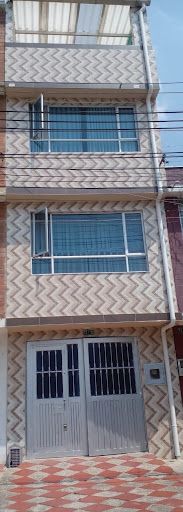 Casa en venta Cundinamarca Bogotá Lago Timiza Et I 215 m2 Habitaciones 5 Baños 3 Garajes 1 Precio $390000000