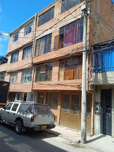 Casa en venta Cundinamarca Bogotá El Amparo 288 m2 Habitaciones 13 Baños 5 Garajes 0 Precio $398000000