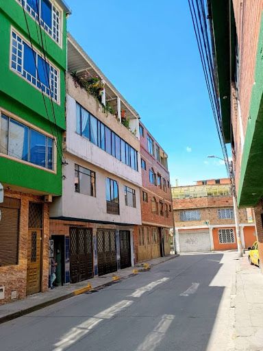 Casa en venta Cundinamarca Bogotá Gran Britalia 195 m2 Habitaciones 5 Baños 3 Garajes 3 Precio $500000000