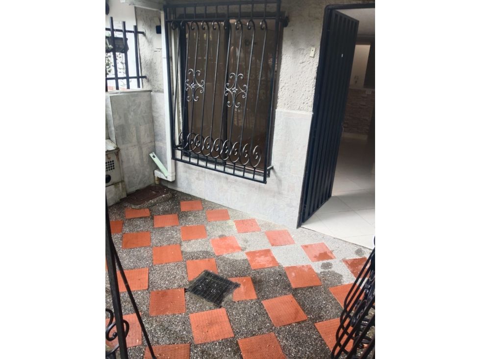 Casa en arriendo Antioquia Itagüí Itagüí 150 m2 Habitaciones 3 Baños 2 Garajes 0 Precio $1800000