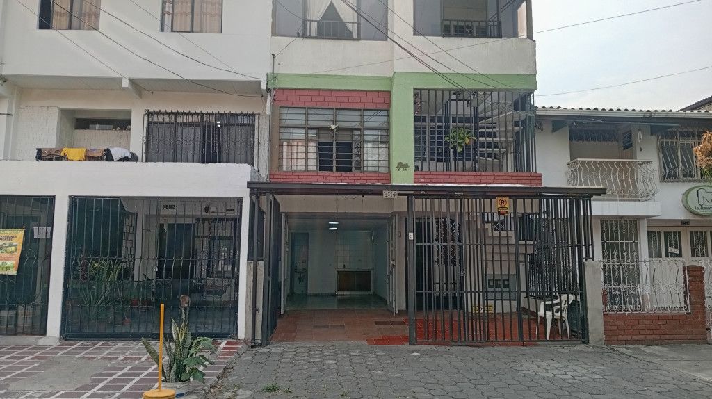 Local en arriendo Valle Del Cauca Cali Los Andes B - La Riviera 17 m2 Habitaciones 0 Baños 1 Garajes 0 Precio $750000