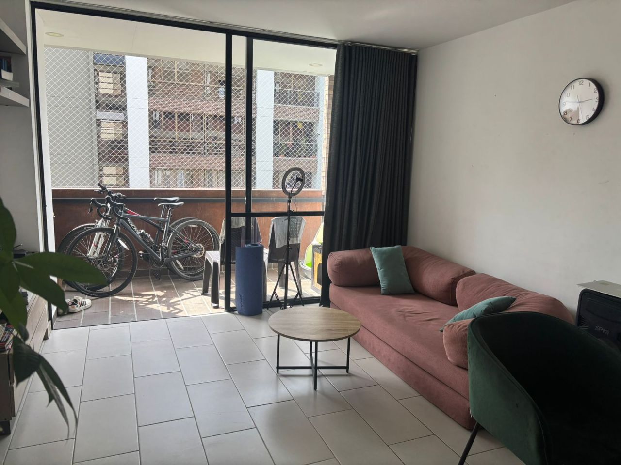 Apartamento en arriendo Antioquia Medellín Laureles 81 m2 Habitaciones 2 Baños 2 Garajes 1 Precio $4200000