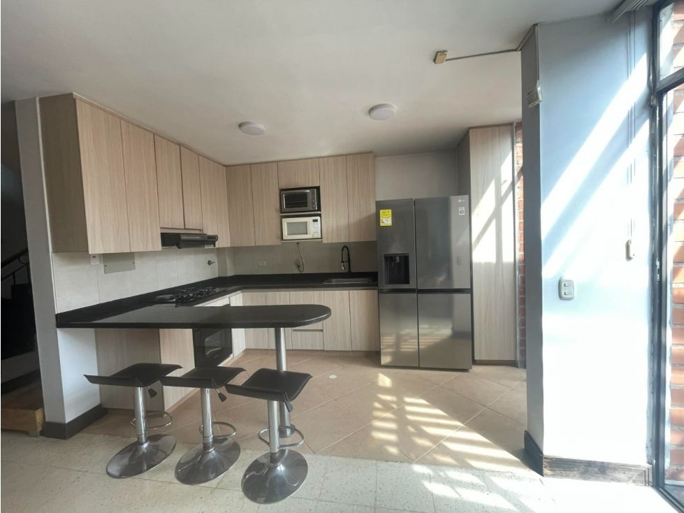 Casa en venta Antioquia Itagüí Pilsen 147 m2 Habitaciones 3 Baños 2 Garajes 2 Precio $980000000