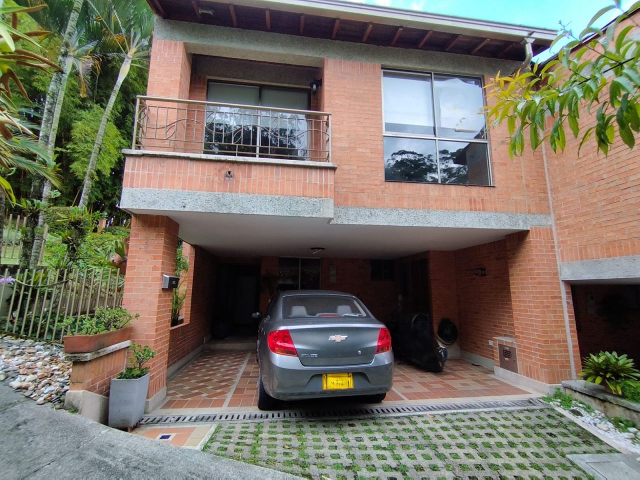 Casa en arriendo Antioquia Medellín San Lucas 180 m2 Habitaciones 4 Baños 4 Garajes 2 Precio $8500000