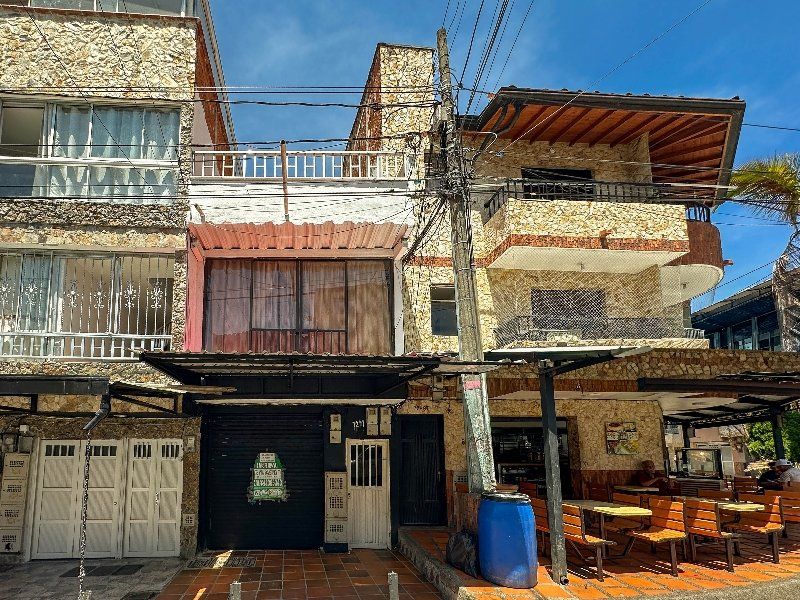 Local en arriendo Antioquia Medellín San Bernardo 55 m2 Habitaciones 0 Baños 1 Garajes 0 Precio $2800000