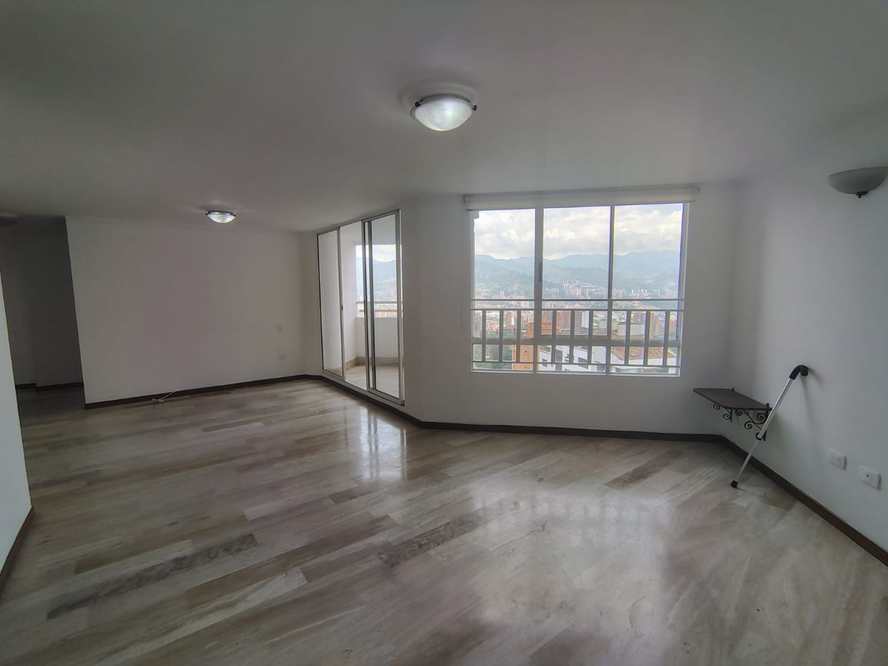Apartamento en arriendo Antioquia Medellín El Diamante No 2 112 m2 Habitaciones 3 Baños 2 Garajes 1 Precio $5000000