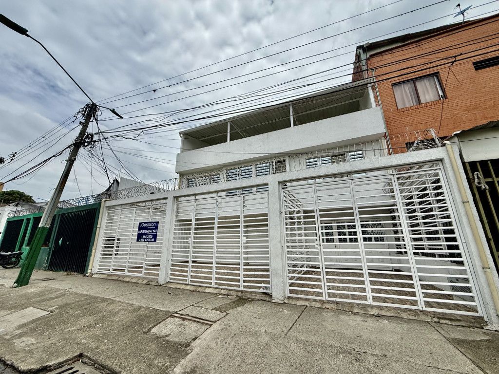 Apartamento en arriendo Valle Del Cauca Cali San Vicente 55 m2 Habitaciones 2 Baños 1 Garajes 0 Precio $1220000