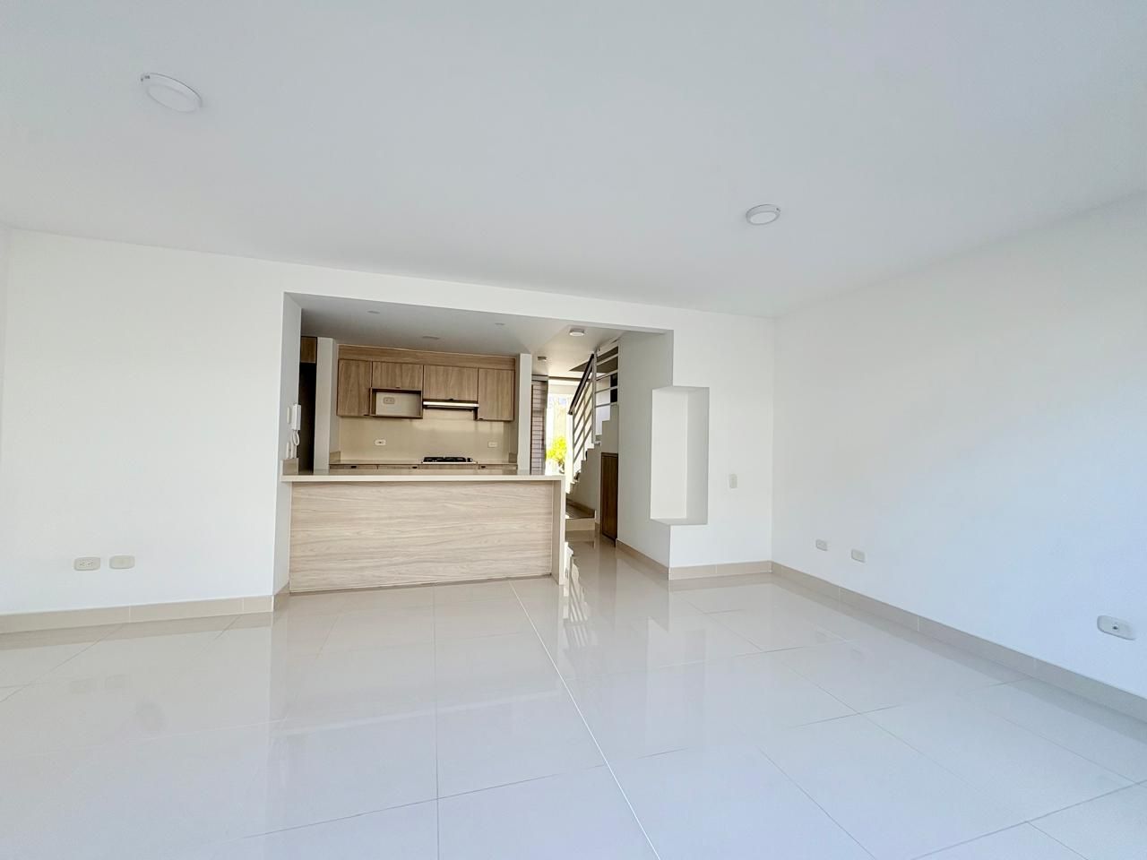Casa en arriendo o venta Valle Del Cauca Palmira Las Mercedes 114 m2 Habitaciones 3 Baños 3 Garajes 2 Precio venta $600000000 Precio arriendo $3000000