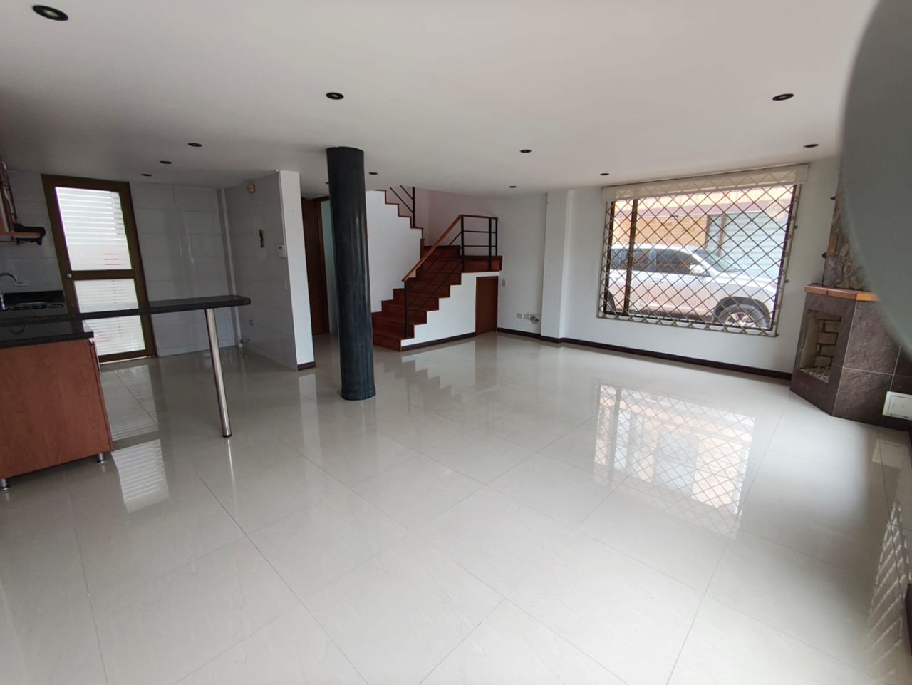 Casa en arriendo Cundinamarca Chía Cr Tacuara 106 m2 Habitaciones 3 Baños 4 Garajes 2 Precio $3500000