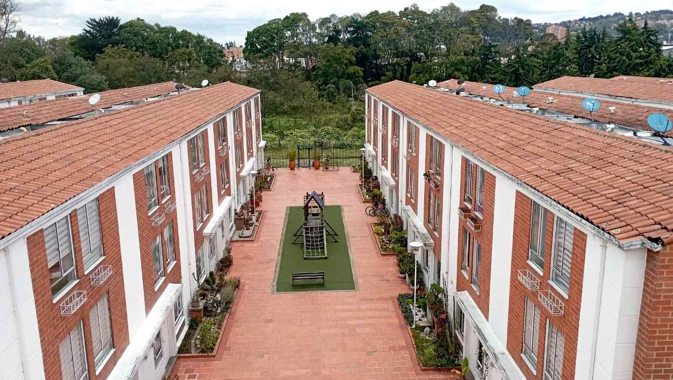 Casa en venta Cundinamarca Bogotá Prado Veraniego Sur 107 m2 Habitaciones 4 Baños 4 Garajes 1 Precio $600000000