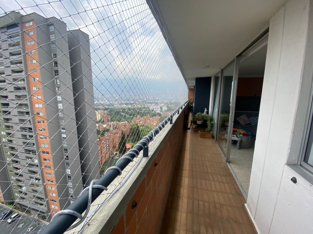 Apartamento en venta Antioquia Medellín Urbanizacion Cedros De La Colina 89 m2 Habitaciones 3 Baños 2 Garajes 1 Precio $690000000
