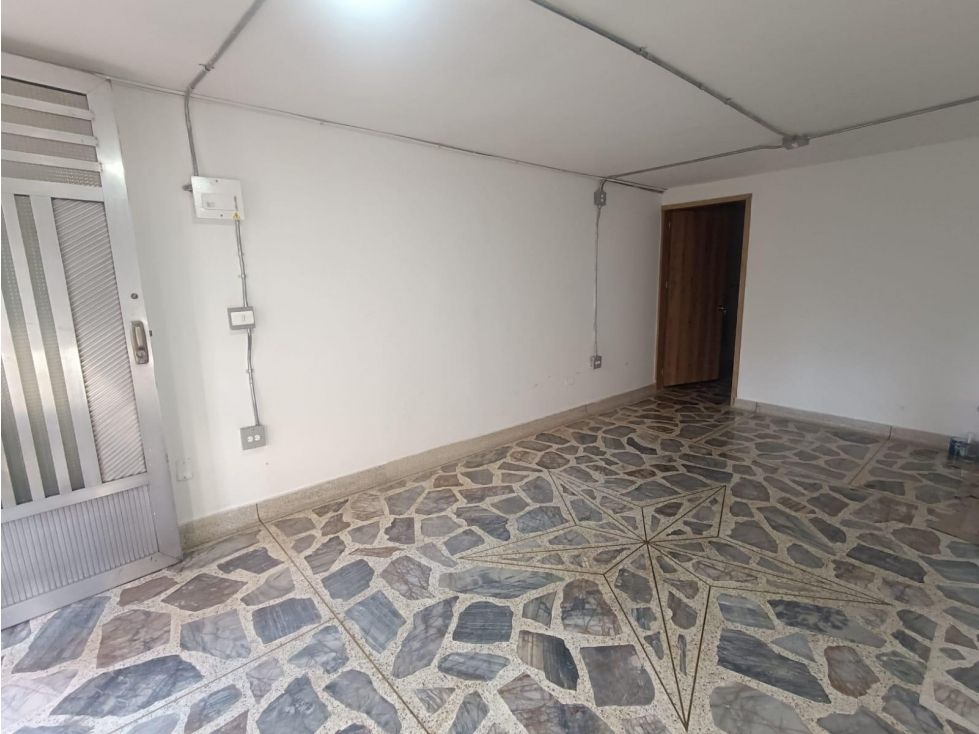 Local en arriendo Antioquia Medellín El Diamante 35 m2 Habitaciones 0 Baños 1 Garajes 0 Precio $2300000