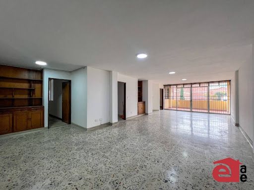 Apartamento en arriendo Antioquia Envigado Zona Centro 180 m2 Habitaciones 3 Baños 2 Garajes 0 Precio $4000000