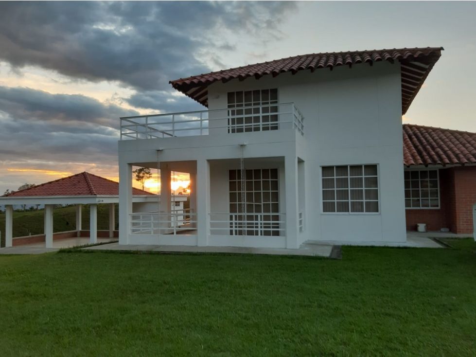 Casa Campestre en arriendo Quindío Circasia Circasia 300 m2 Habitaciones 7 Baños 5 Garajes 2 Precio $7000000